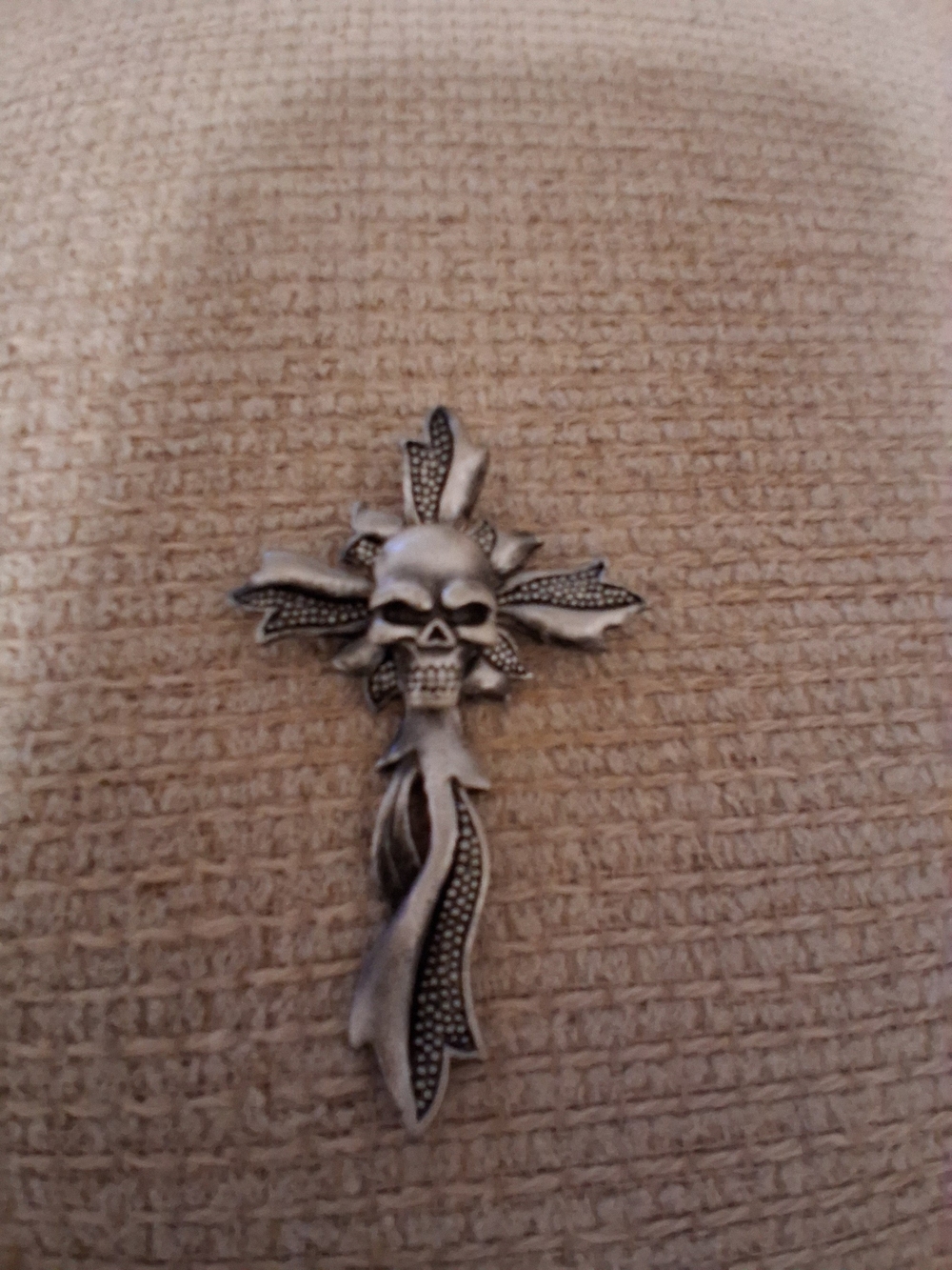 Skull Cross Pendant in Antique Silver Tone